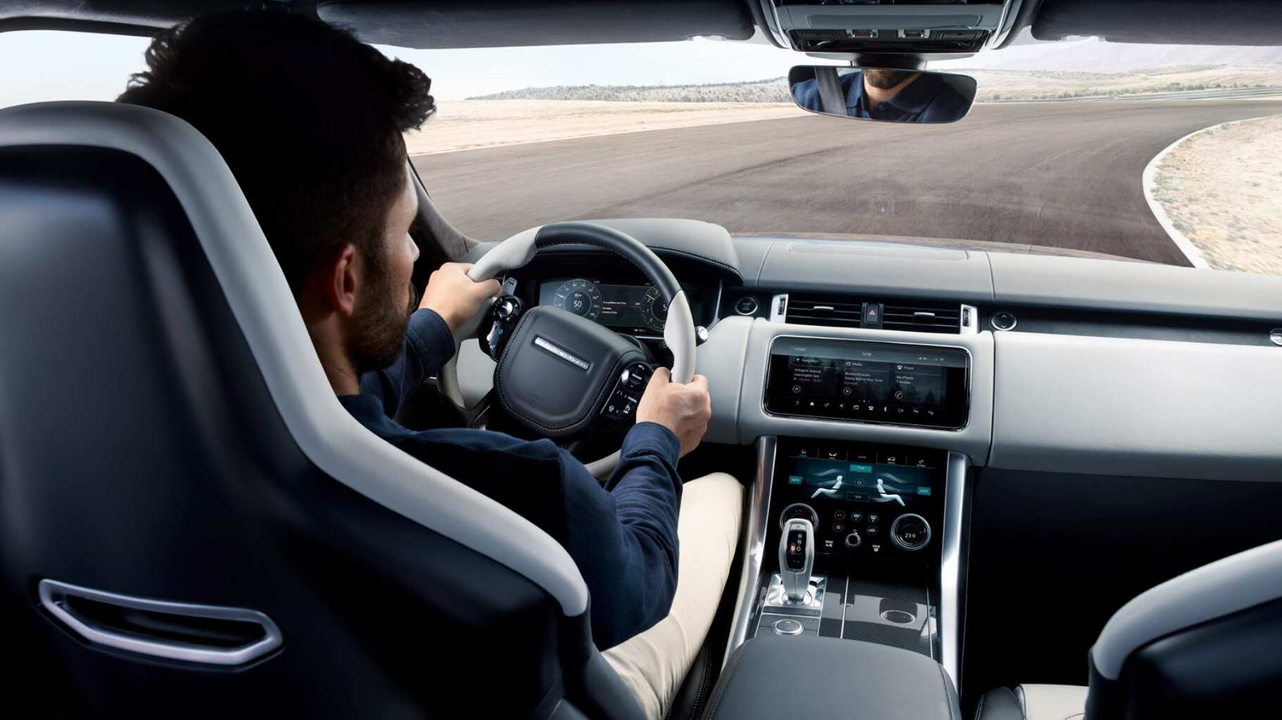 Range Rover Sport's Command Driving Position helps deliver a more confident, engaged drive. 