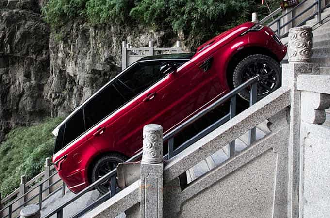 Der neue Range Rover Sport Plug-in Hybrid bezwingt den Tianmen.
